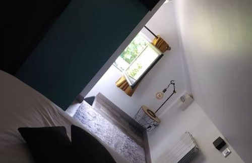La Bazoge House | Maisonnette en bord de rivière tout près du Mans