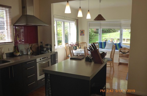 Nelson Cottage | Maitai Cottage. Convenient cottage close to the centre of Nelson