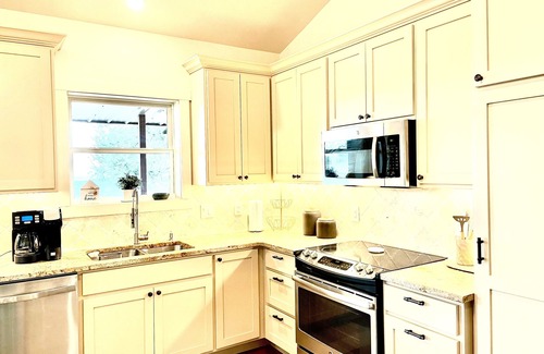 Fredericksburg Other | Majestic Hilltop View in Peaceful Countryside. Minutes to Top Wineries.