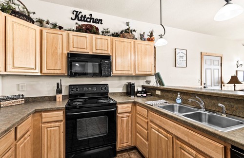 Two Harbors Apartment | Majestic Lake Views | 2BR w/King Suite | Pools