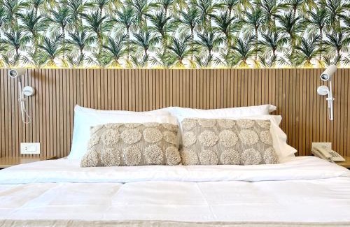 Kfardebian Hotel | Majestic Palm Beachfront Exotic Room in Batroun