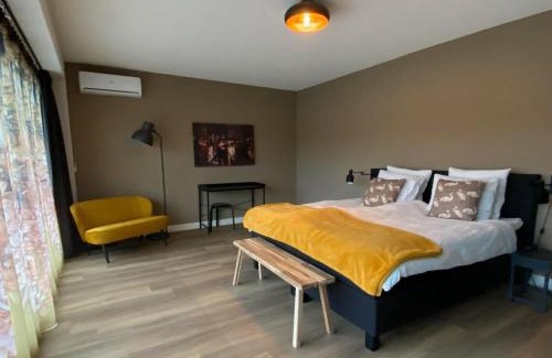 Zeewolde Villa | Majestic villa in Zeewolde with garden