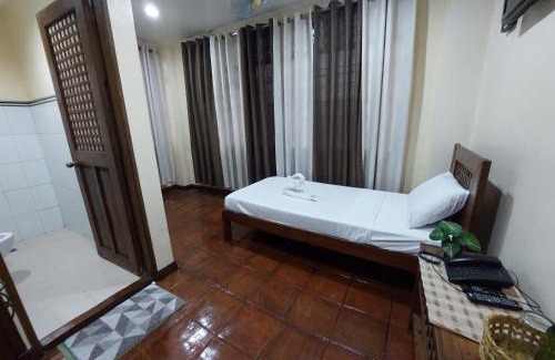 Malate Hotel | Makabata Guesthouse & Cafe