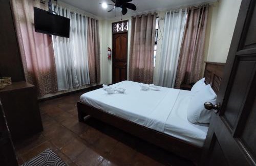 Malate Hotel | Makabata Guesthouse & Cafe
