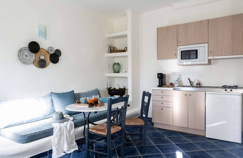 Xilokeratidi House | Makani 1.Junior Suite with Terrace