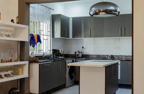 Teshie House | Make some memories at this unique and family-friendly place in a gated community