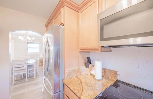 Clearwater Beach Hotel | Make Waves in Clearwater Beach - Your Gateway to Coastal Paradise with Luxury Ac