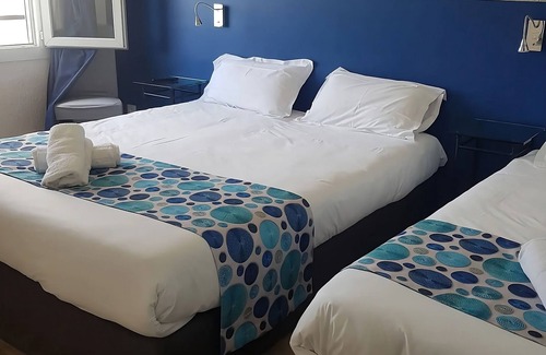 Six-Fours-les-Plages Hotel | Make Your Trip More Enjoyable! Near Fregate Beach with Private Parking!