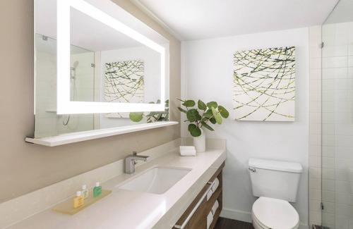 Islamorada Hotel | Make Your Trip More Enjoyable! 4 Family-friendly Units, Pets Allowed, Pool