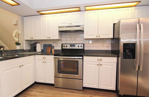St. Simons Island House | Make your vacation shine bright at “Island Light”