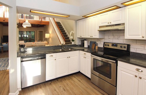 St. Simons Island House | Make your vacation shine bright at “Island Light”