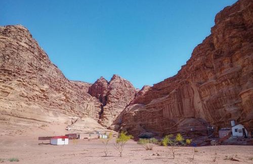 Al-Quwayrah Hotel | MalakoRum