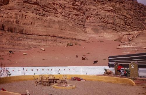 Al-Quwayrah Hotel | MalakoRum