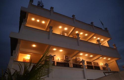 Ujjain Hotel | Malhotra Resort