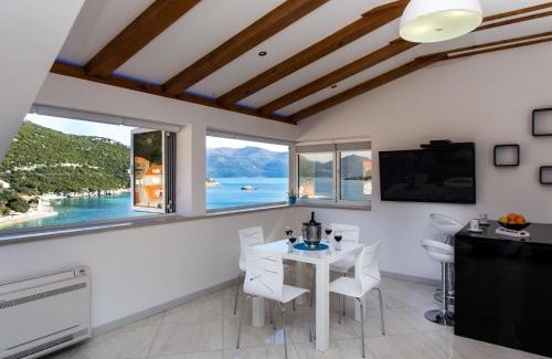 Sudurad Apartment | Mali Skoj Apartment - Two-Bedroom Apartment with Sea View