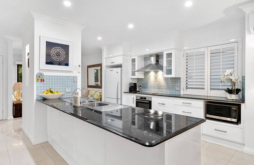 Kingscliff House | Malibu Mansion at Salt