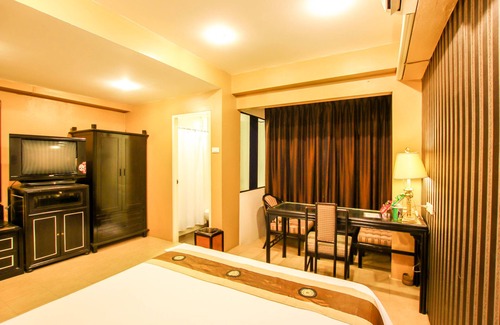 Talat Khwan Hotel | MAMBA and Baan Aranya Serviced Apartment