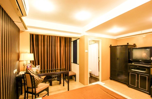 Talat Khwan Hotel | MAMBA and Baan Aranya Serviced Apartment