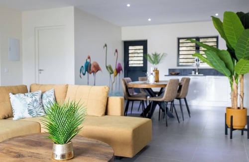 Marie Pampoen Apartment | Mambo One B, Mambo Beach