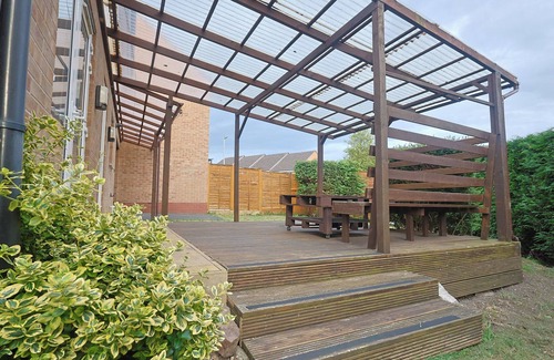 Levenshulme House | Manchester 3-Beds, Sleeps 6 with Onsite Parking