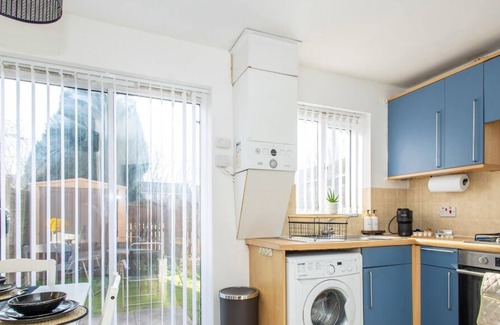 Manchester House | Manchester | City Centre | House | Free Parking | Garden | Full Kitchen | M60