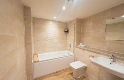 Trafford Apartment | Manchester Waterside Retreat