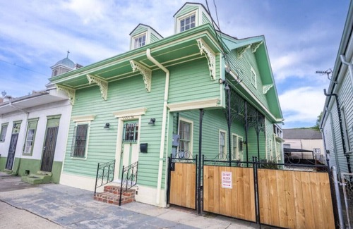 Saint Roch Apartment | Mandeville Creole Cottage Historic Getaways lower