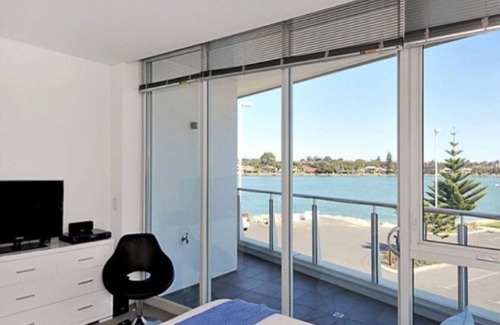 Mandurah Apartment | Mandurah Modern estuary Magic