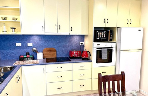 Launceston CBD House | Manee's On Elphin 1BR fully self-contained