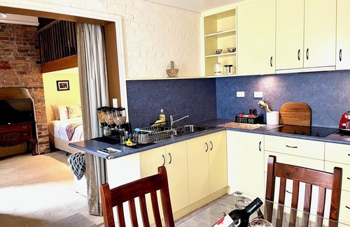 Launceston CBD House | Manee's On Elphin 1BR fully self-contained
