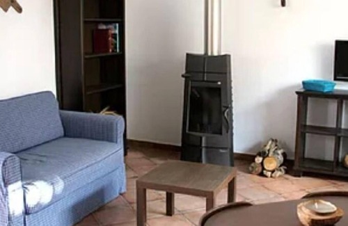 El Almendro Cottage | Manganese House - La Mina Rural