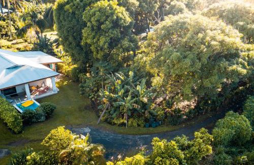 Ngatangiia House | Mango Cottage with AC, Unlimited Wifi and Private pool