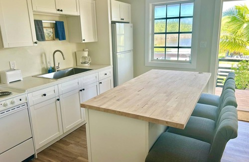 Governor's Harbour Cottage | Mango Tango with AC, Fireplace, WiFi