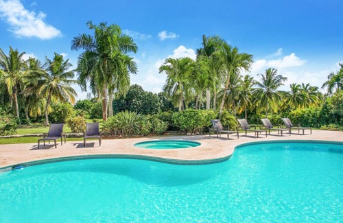 Casa de Campo Villa | Mangos 11a: Luxury retreat, pool, staff & golf cart