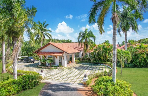 Casa de Campo Villa | Mangos 11a: Luxury retreat, pool, staff & golf cart