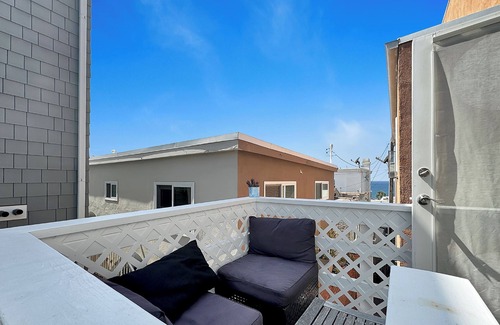 El Segundo Apartment | MANHATTAN BEACH Peaceful 2 bedroom steps to the beach