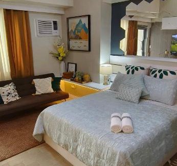 Socorro Hotel | Manhattan Plaza tower 1 with balcony araneta center cubao