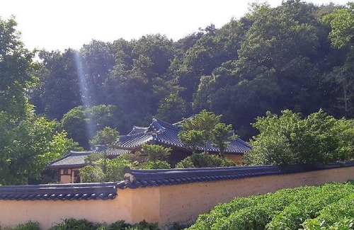Bonghwa Hotel | Manhoe Gotaek