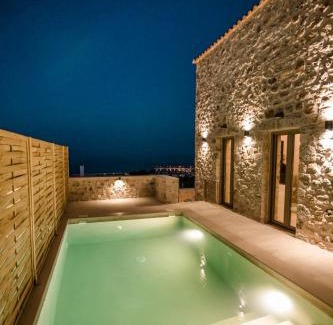 Gythio Hotel | Mani Luxury Suites and Studios in Gytheio with Private Pools