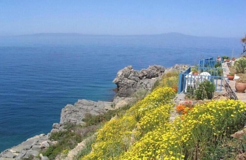 Lefktron Apartment | Mani One-Bedroom Apartment with Sea View and Terrace