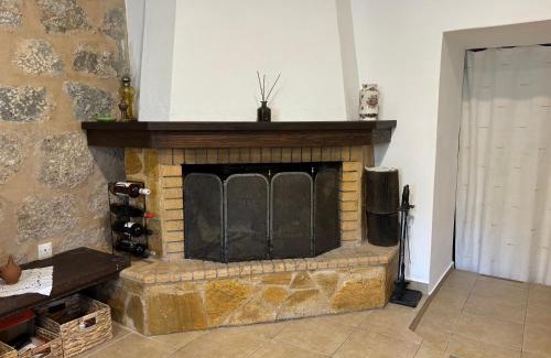 Omales House | Mani Spot Elmare