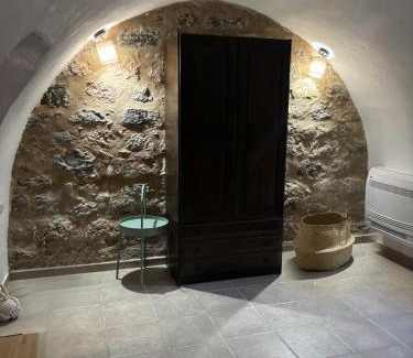 Omales House | Mani Spot Elmare