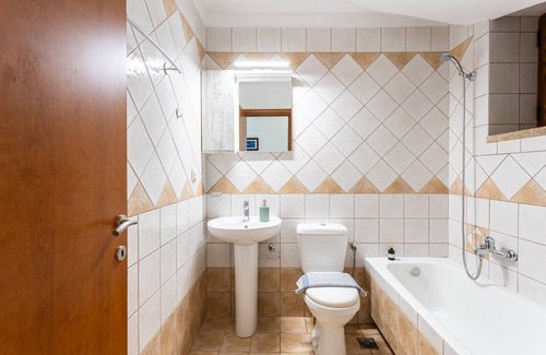 Riglia House | Mani Stone Villa Majlinda - Tranquil Getaway Gem