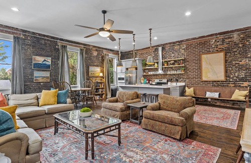 Washington House | Manifest Loft 2 in downtown historic Washington, NC