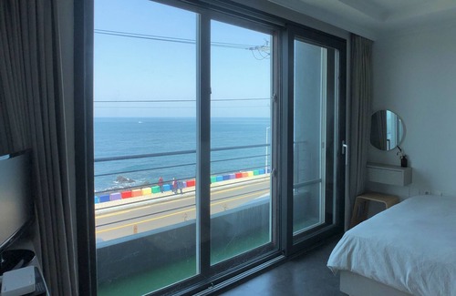Downtown House | Maniju Pension