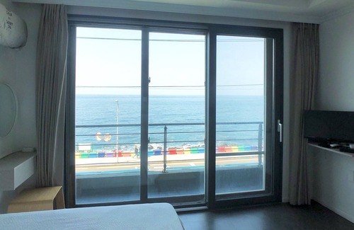 Downtown House | Maniju Pension
