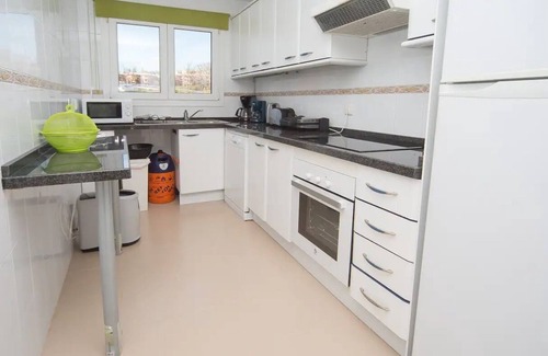 Puerto de la Duquesa Apartment | Manilva Beach Beautiful 3 bedrooms, apartment ideal for families & golfers