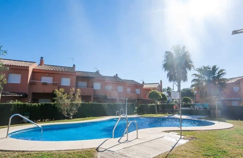 Puerto de la Duquesa Apartment | Manilva Beach Beautiful 3 bedrooms, apartment ideal for families & golfers