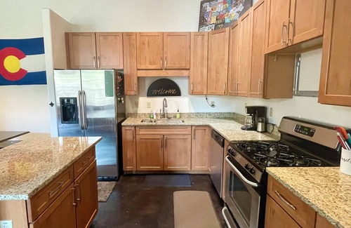 Manitou Springs Historic District Condo | Manitou Incline Retreatnn