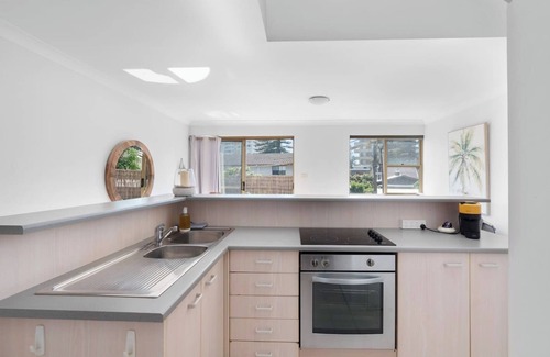 Manly Apartment | Manly Flow Cosy Beachside Stay near Dining and Ferry